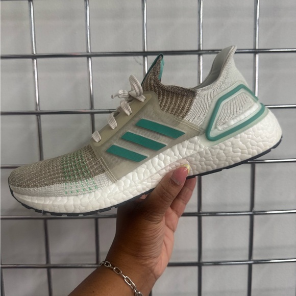 Adidas UltraBoost 19 ‘trace khaki’ US 9 Men’s shoe - Picture 3 of 12